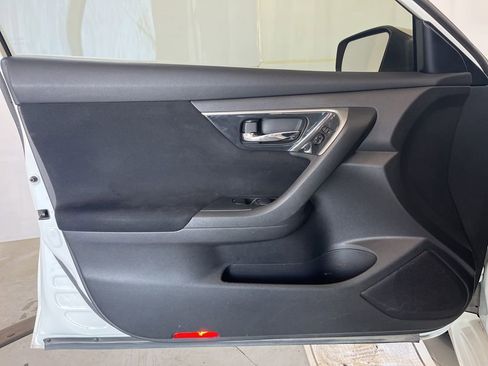 Used 2014 Nissan Altima 2.5 S FWD image 26