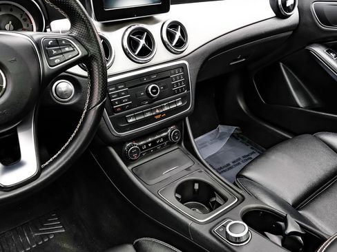 Used 2016 Mercedes-Benz GLA 250 image 21