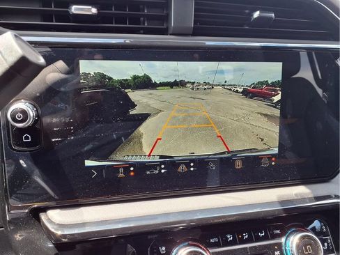 New 2026 GMC Sierra 2500 AT4 w/ AT4 Premium Plus Package AWD/4WD image 8