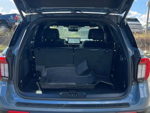 Used 2025 Ford Explorer ST AWD/4WD image 32