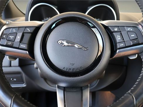 Used 2018 Jaguar F-TYPE R-Dynamic image 18