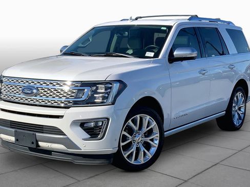 Used 2018 Ford Expedition Platinum RWD image 2