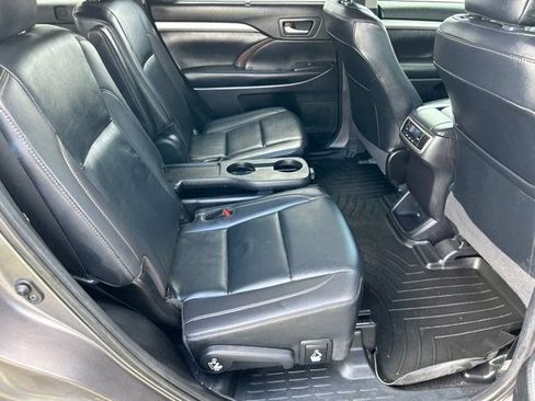 Used 2019 Toyota Highlander XLE FWD image 53