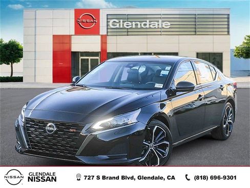 Used 2024 Nissan Altima 2.5 SR image 1