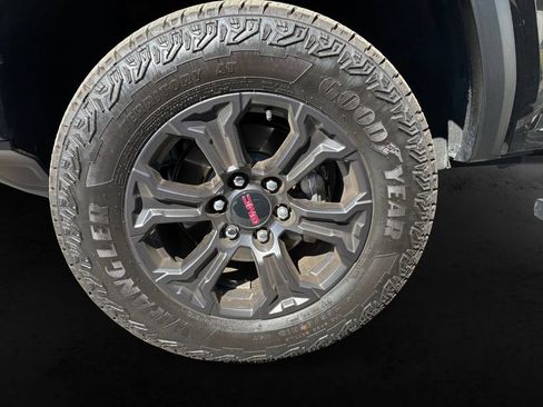 Used 2025 GMC Canyon Elevation w/ Convenience Package AWD/4WD image 10