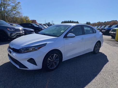 Used 2024 Kia Forte LXS image 7