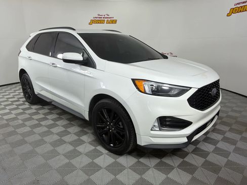 Used 2022 Ford Edge ST-Line w/ Class II Trailer Tow Package image 8