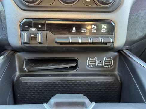 Used 2021 RAM 1500 Big Horn AWD/4WD image 29