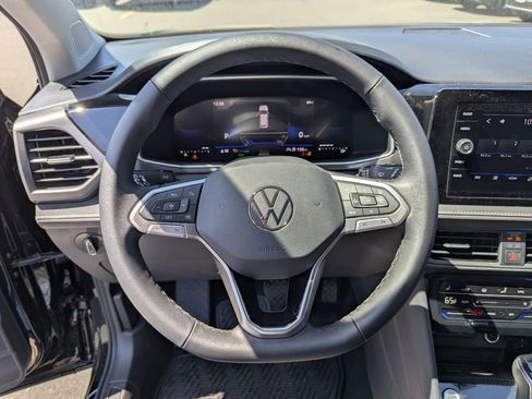 New 2026 Volkswagen Taos SE FWD image 13