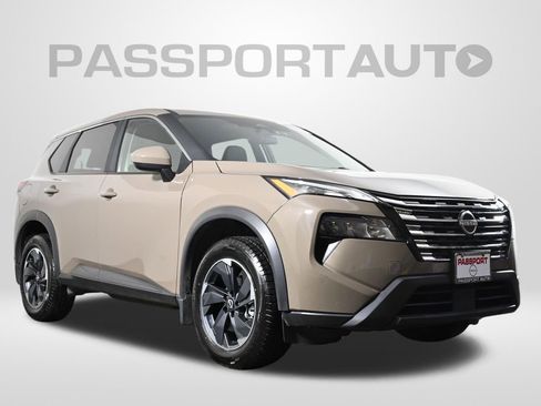 Used 2024 Nissan Rogue SV FWD image 4