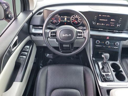 Certified 2024 Kia Carnival LX image 13