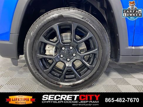 Used 2024 Jeep Compass Latitude w/ Convenience Group AWD/4WD image 9
