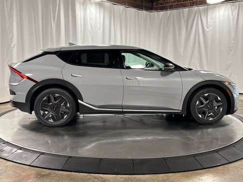 New 2026 Kia EV6 Light AWD/4WD image 9