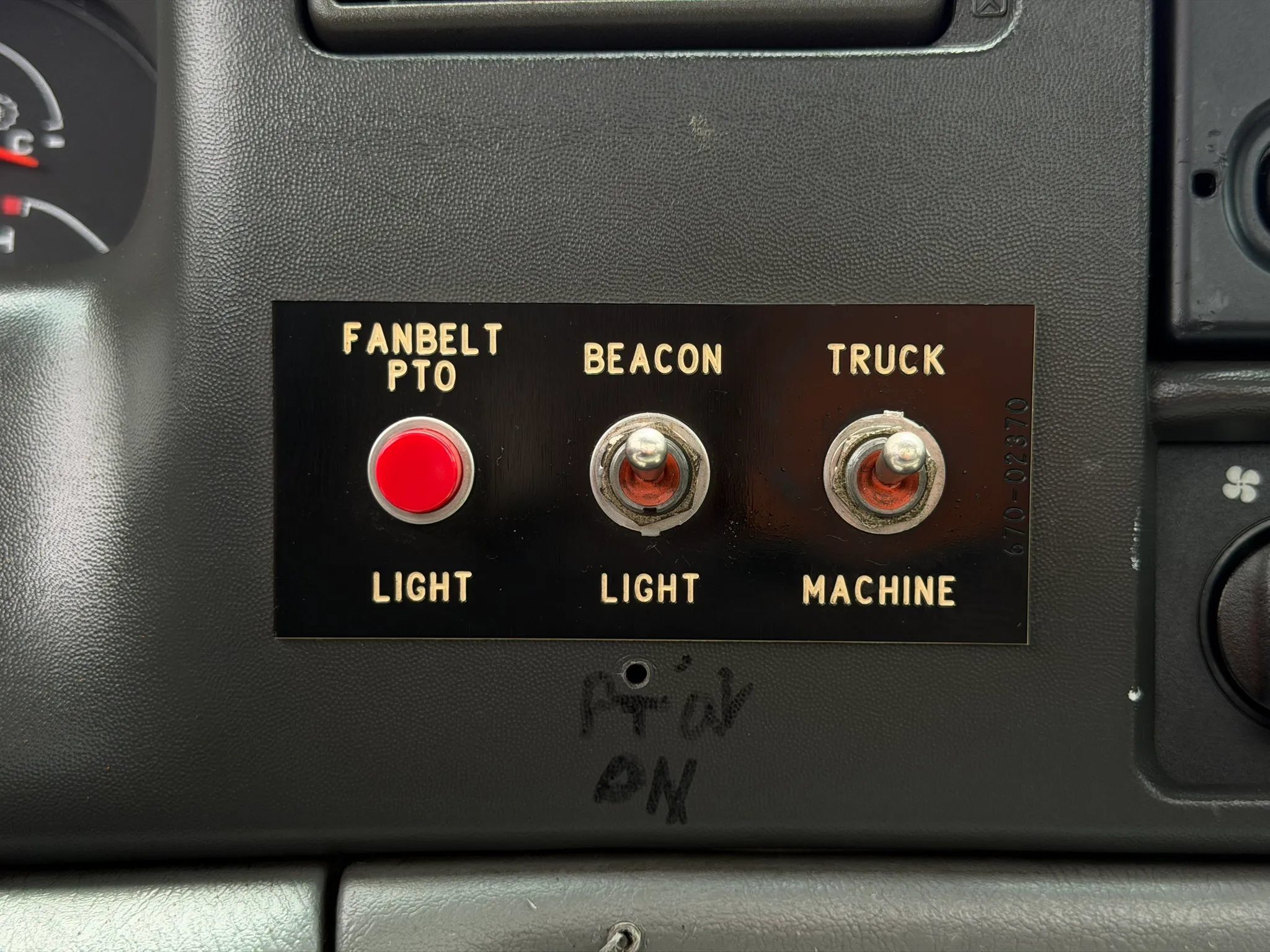 Used 2002 Ford F450 2WD Regular Cab Super Duty image 33