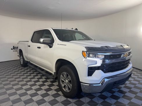 Used 2023 Chevrolet Silverado 1500 LT w/ Protection Package AWD/4WD image 5