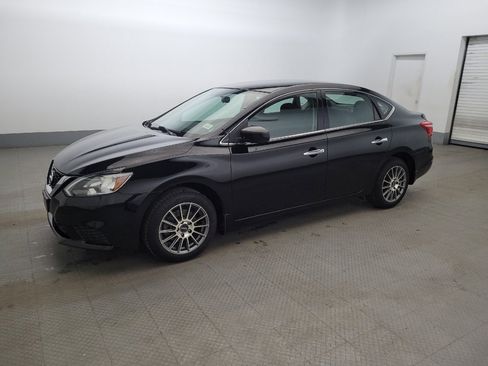 Used 2019 Nissan Sentra S image 2