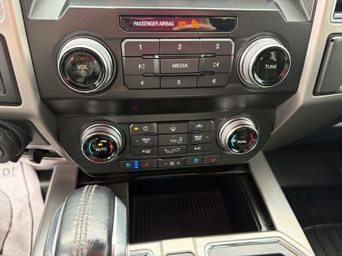 Used 2020 Ford F150 Platinum w/ Equipment Group 701A Luxury AWD/4WD image 34