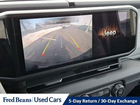 Used 2024 Jeep Wrangler Unlimited Sahara image 20