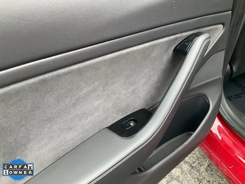 Used 2018 Tesla Model 3 Performance image 32