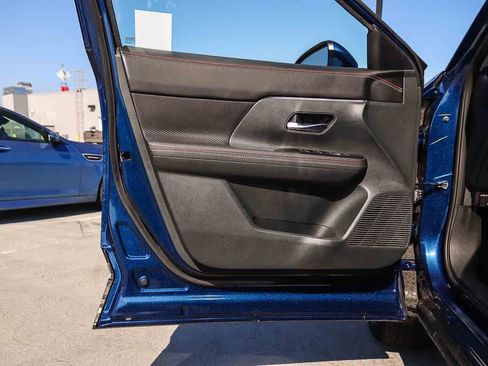Used 2025 Nissan Kicks SR FWD image 21