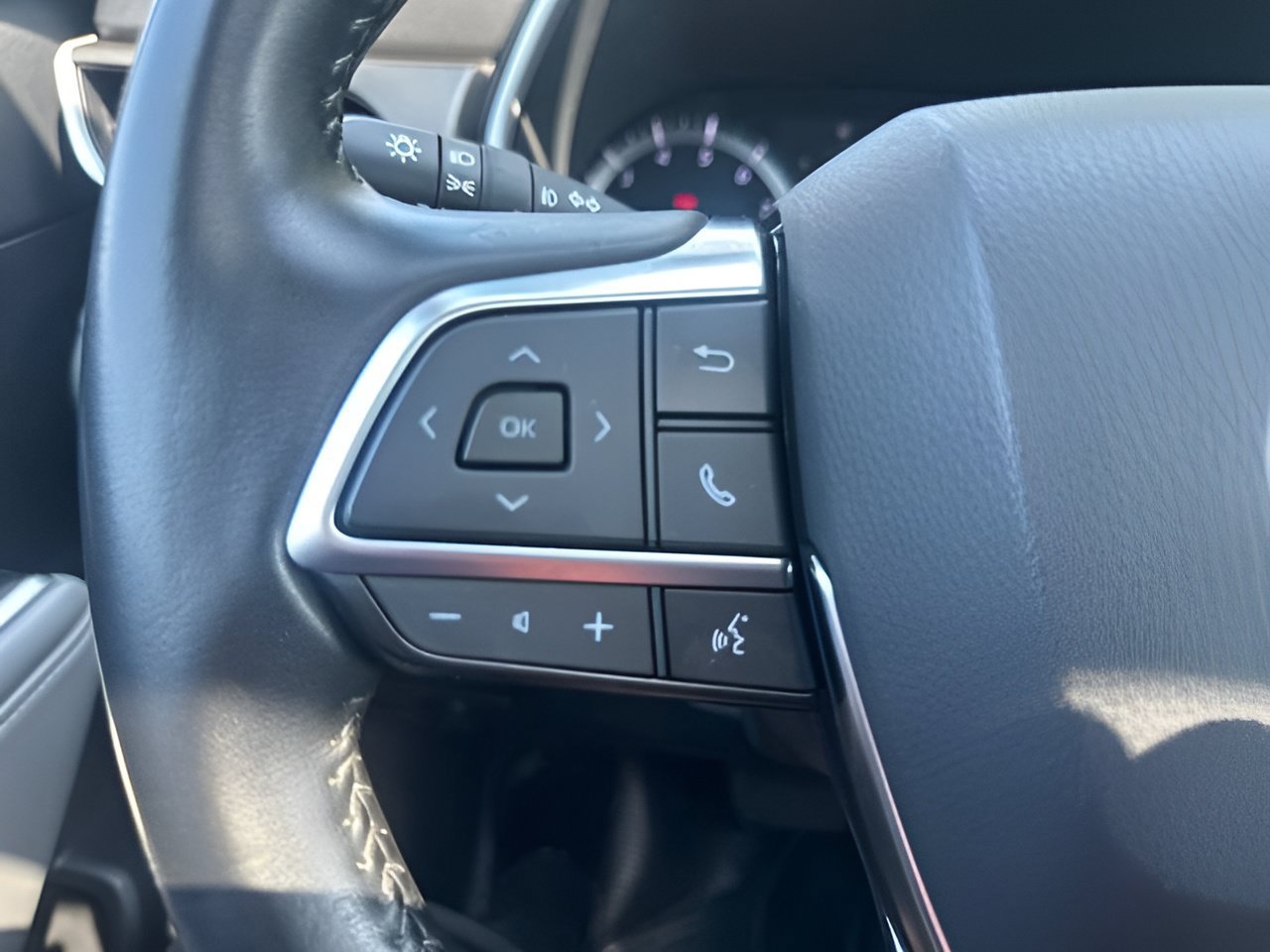 Used 2021 Toyota Highlander XLE AWD/4WD image 19
