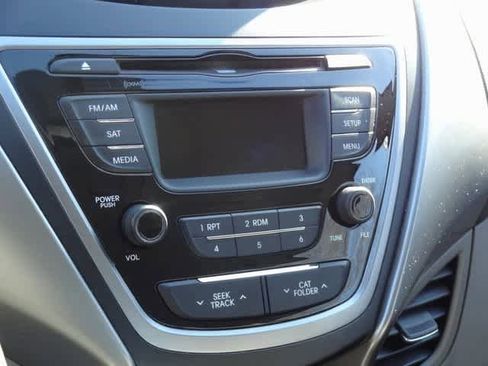 Used 2013 Hyundai Elantra GLS image 12
