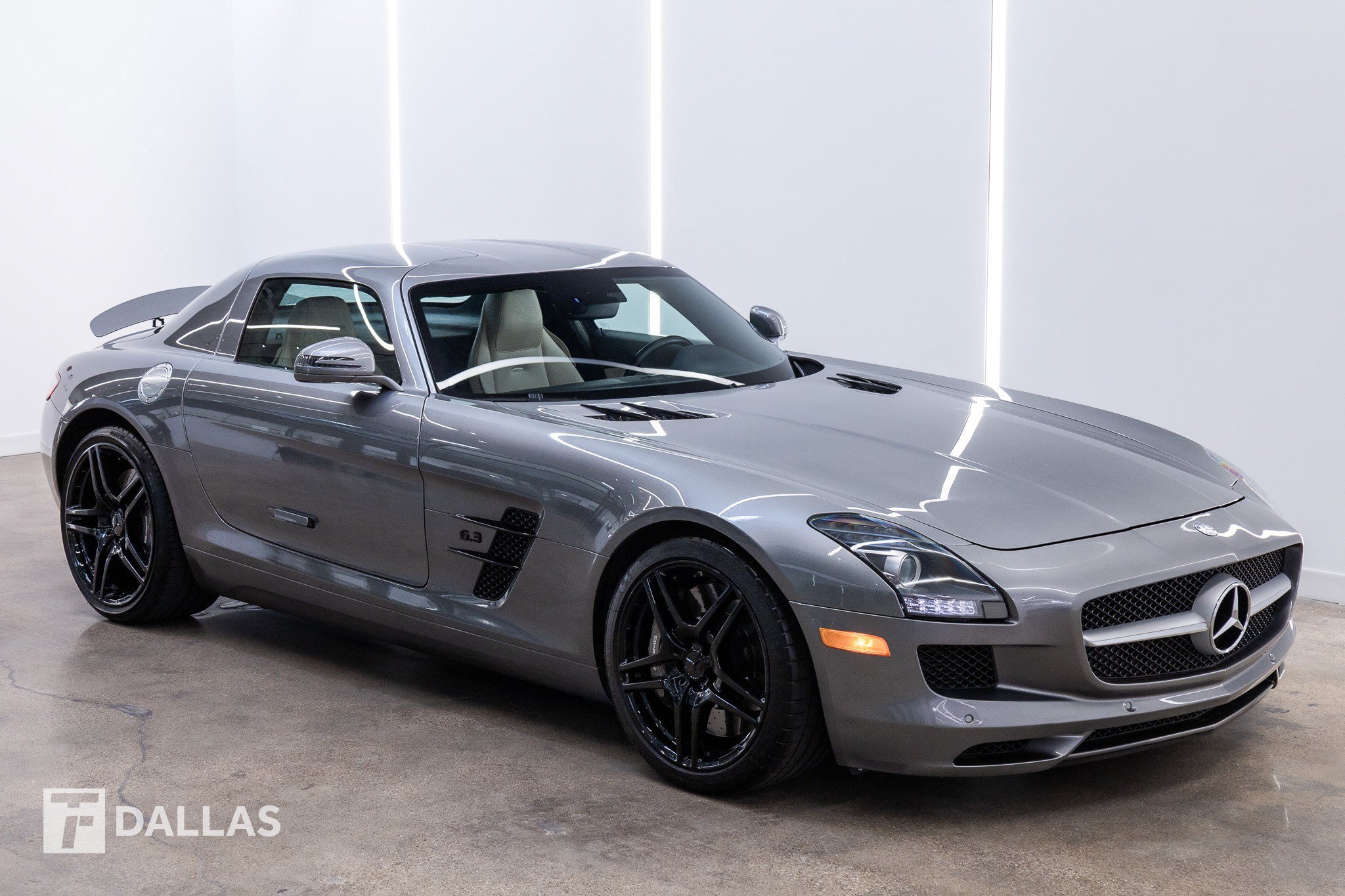 Used 2012 Mercedes-Benz SLS AMG Coupe image 17