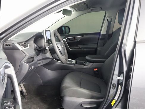Used 2024 Toyota RAV4 LE FWD image 9