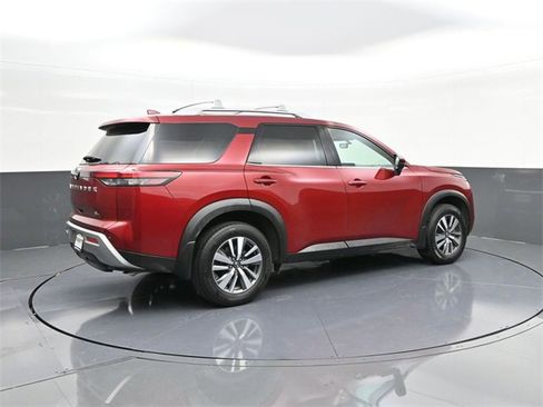 Used 2024 Nissan Pathfinder SL image 15