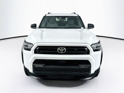 Used 2025 Toyota 4Runner SR5 AWD/4WD image 2