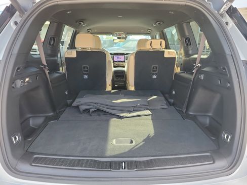 Used 2025 Jeep Grand Cherokee L Limited image 7