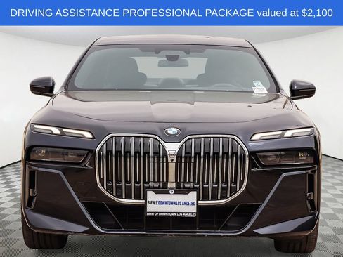 Used 2023 BMW 740i RWD image 2