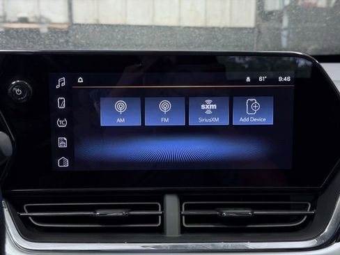 Used 2025 Chevrolet Trax LT w/ LT Convenience Package FWD image 36