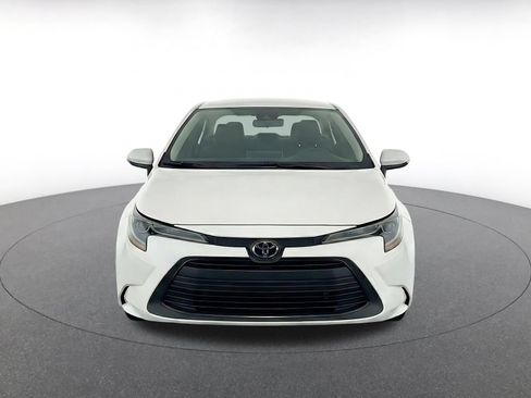 Used 2025 Toyota Corolla LE FWD image 2