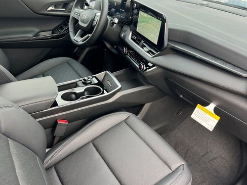 New 2026 Chevrolet Equinox LT w/ Convenience Package II image 13