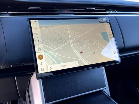 New 2025 Land Rover Range Rover SE image 8