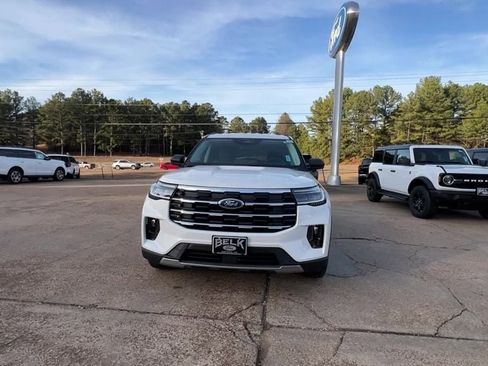 New 2026 Ford Explorer Active w/ Active Comfort Package image 9