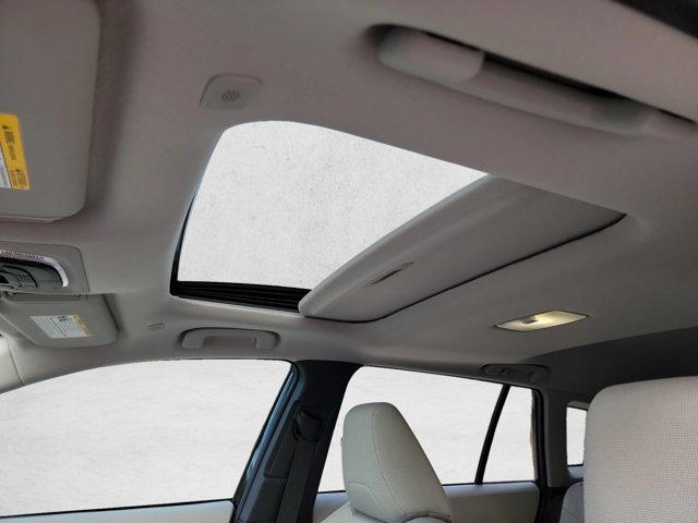 Used 2023 Toyota Corolla Cross LE w/ Moonroof Package AWD/4WD image 16