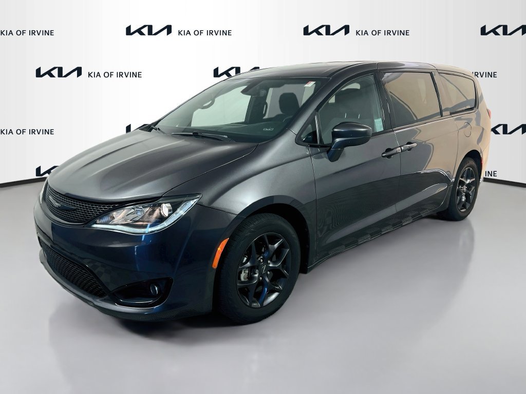 Used 2019 Chrysler Pacifica Touring Plus w/ S Appearance Package FWD image 3