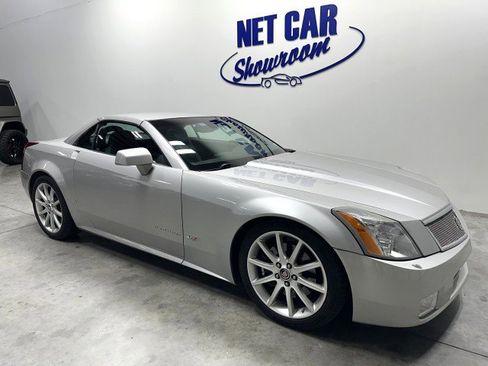 Used 2006 Cadillac XLR V image 2