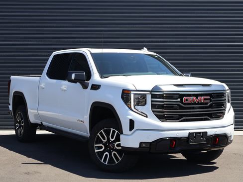 Used 2024 GMC Sierra 1500 AT4 w/ Technology Package AWD/4WD image 3