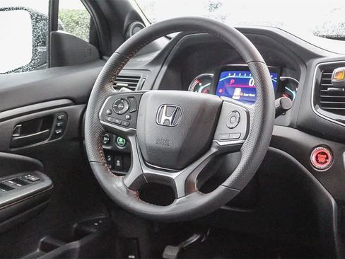Used 2022 Honda Pilot TrailSport image 18