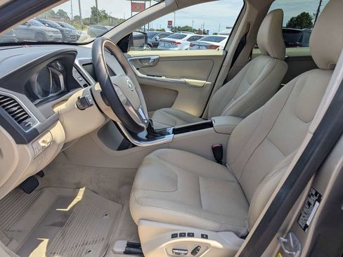 Used 2016 Volvo XC60 T5 Premier w/ Proximity Package FWD image 21