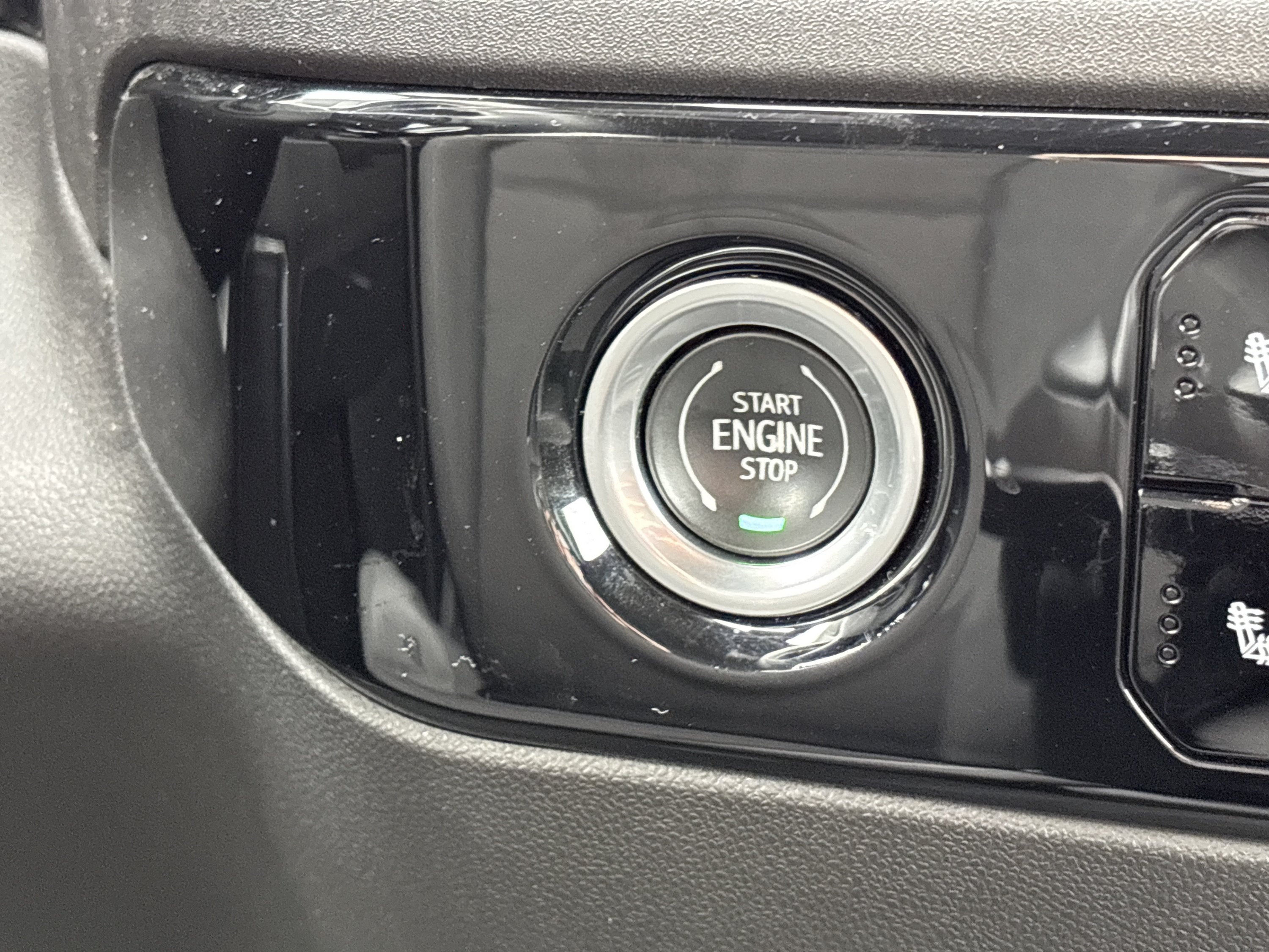 Used 2024 Chevrolet Silverado 1500 LT AWD/4WD image 22