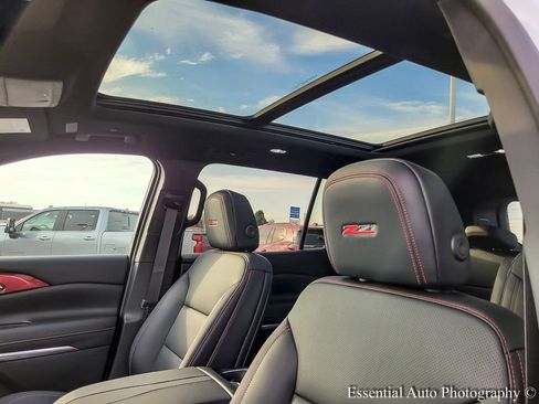 New 2026 Chevrolet Traverse Z71 w/ Enhanced Driving Package image 9