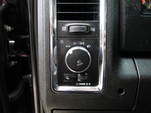 Used 2018 RAM 3500 Laramie w/ Convenience Group AWD/4WD image 26