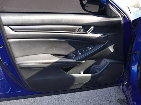 Used 2019 Honda Accord Sport image 12