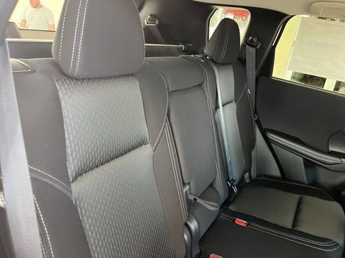 Used 2024 Mitsubishi Outlander ES image 21