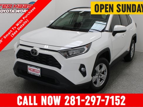 Used 2020 Toyota RAV4 XLE w/ Convenience Package FWD image 1