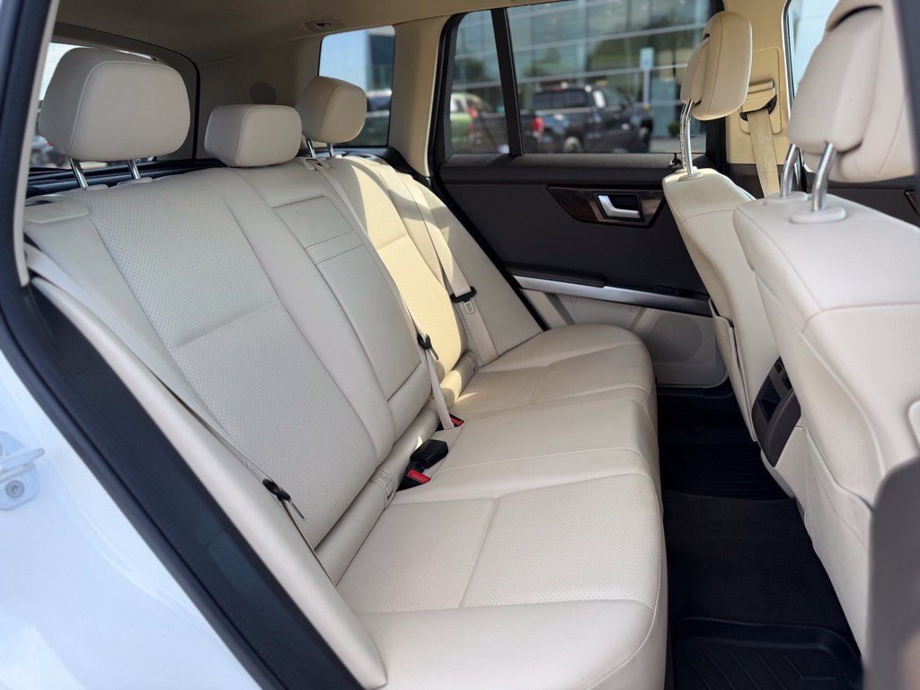 Used 2014 Mercedes-Benz GLK 250 BlueTEC 4MATIC image 11